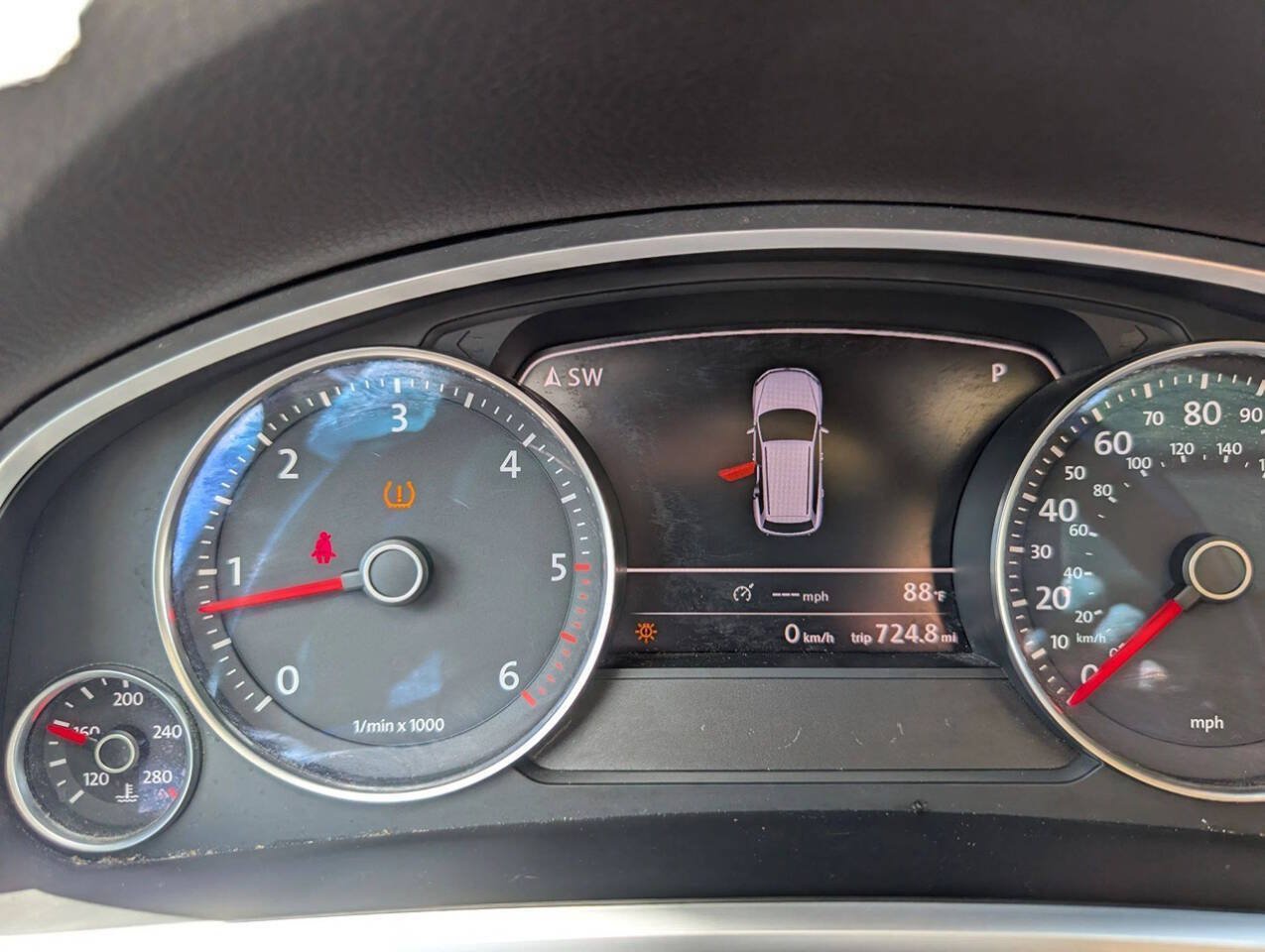 Used 2011 Volkswagen Touareg TDI AWD/4WD image 33