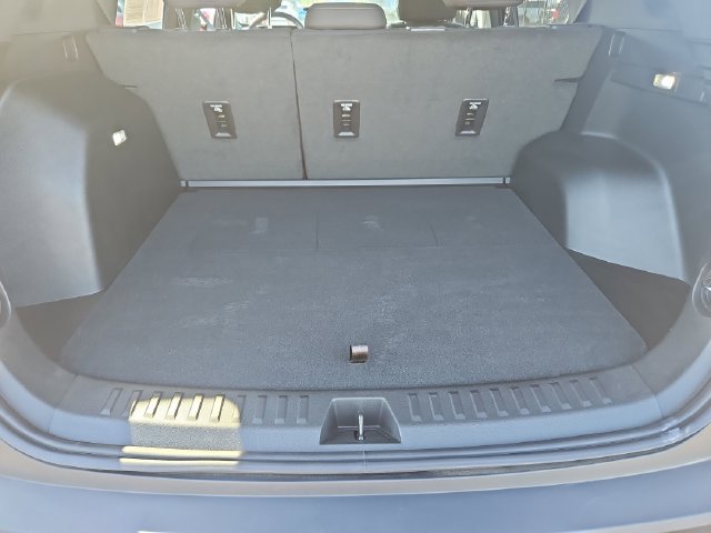 Used 2026 Chevrolet Equinox LT w/ Safety and Technology Package FWD image 23