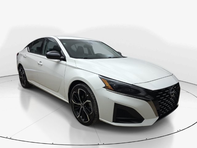 Used 2025 Nissan Altima 2.5 SR FWD image 3