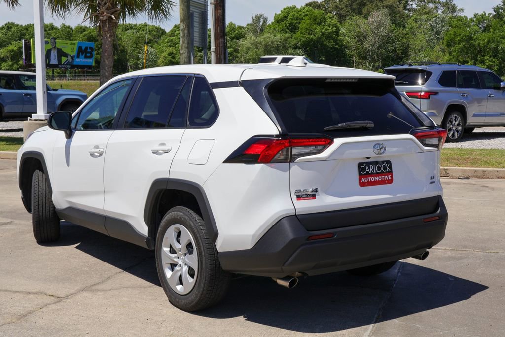 Used 2024 Toyota RAV4 LE image 19