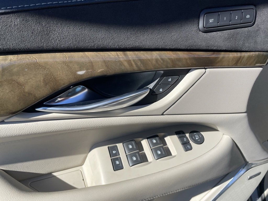 Used 2019 Cadillac Escalade Luxury image 12