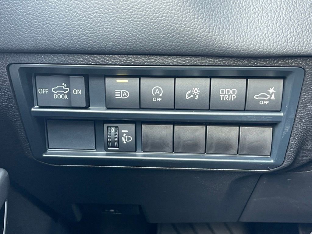 Used 2025 Toyota Tundra Limited image 14