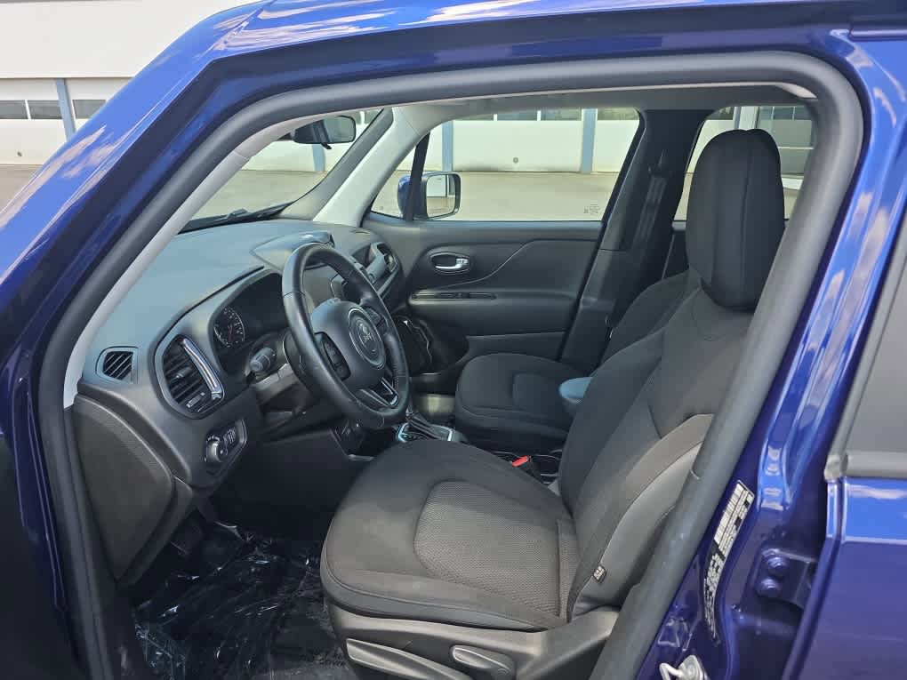 Used 2020 Jeep Renegade Altitude AWD/4WD image 9