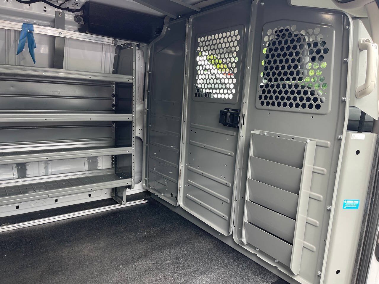 Used 2022 Ford Transit 150 Low Roof RWD image 29