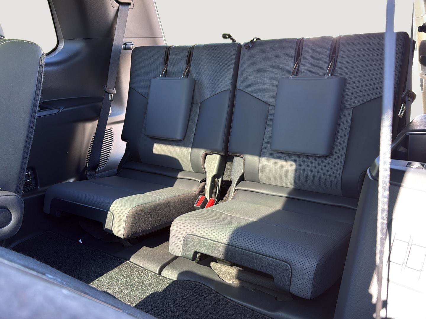 Used 2025 Lexus GX 550 w/ Accessory Package (Z1) image 24
