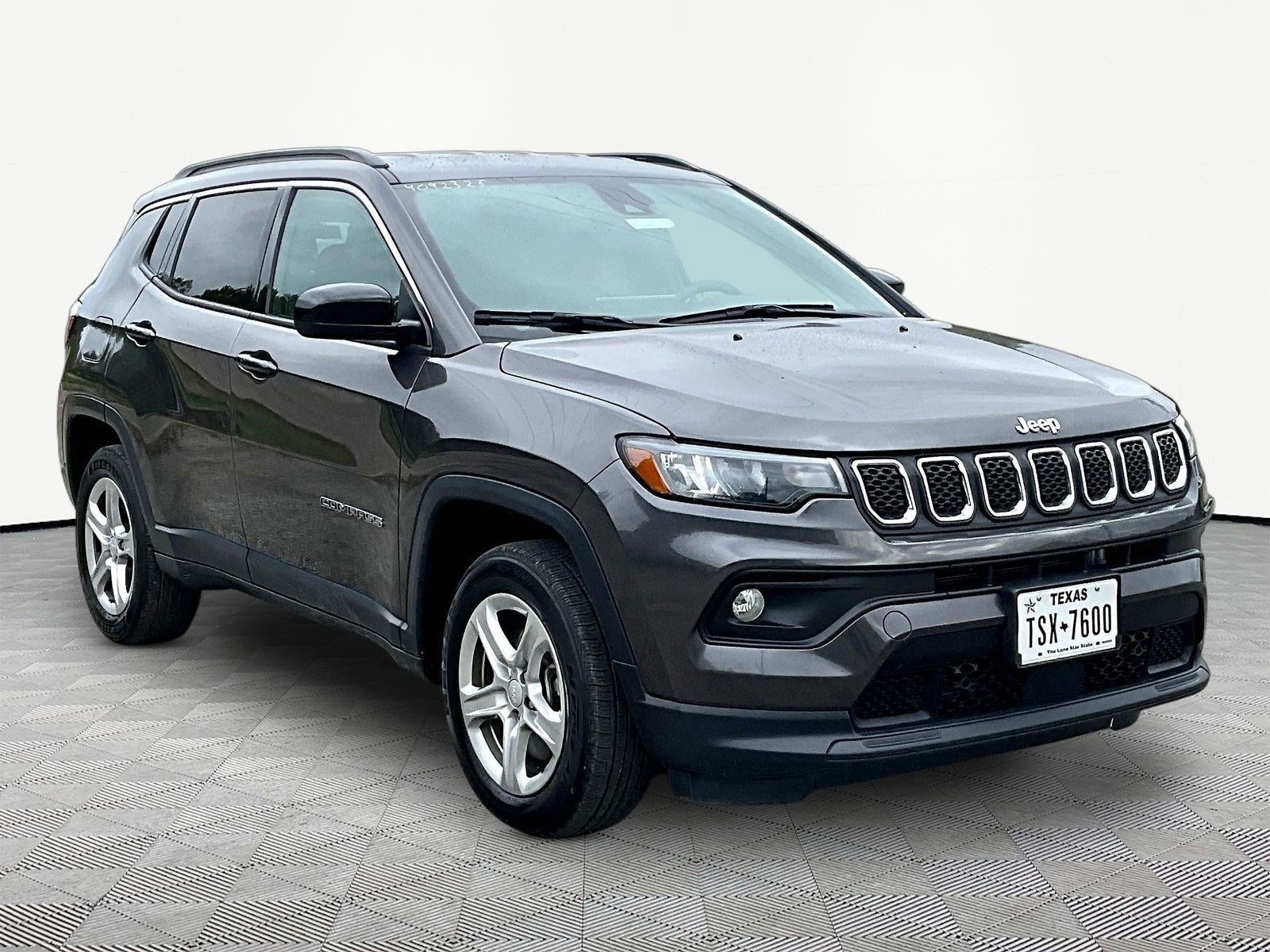 Used 2024 Jeep Compass Latitude AWD/4WD image 10