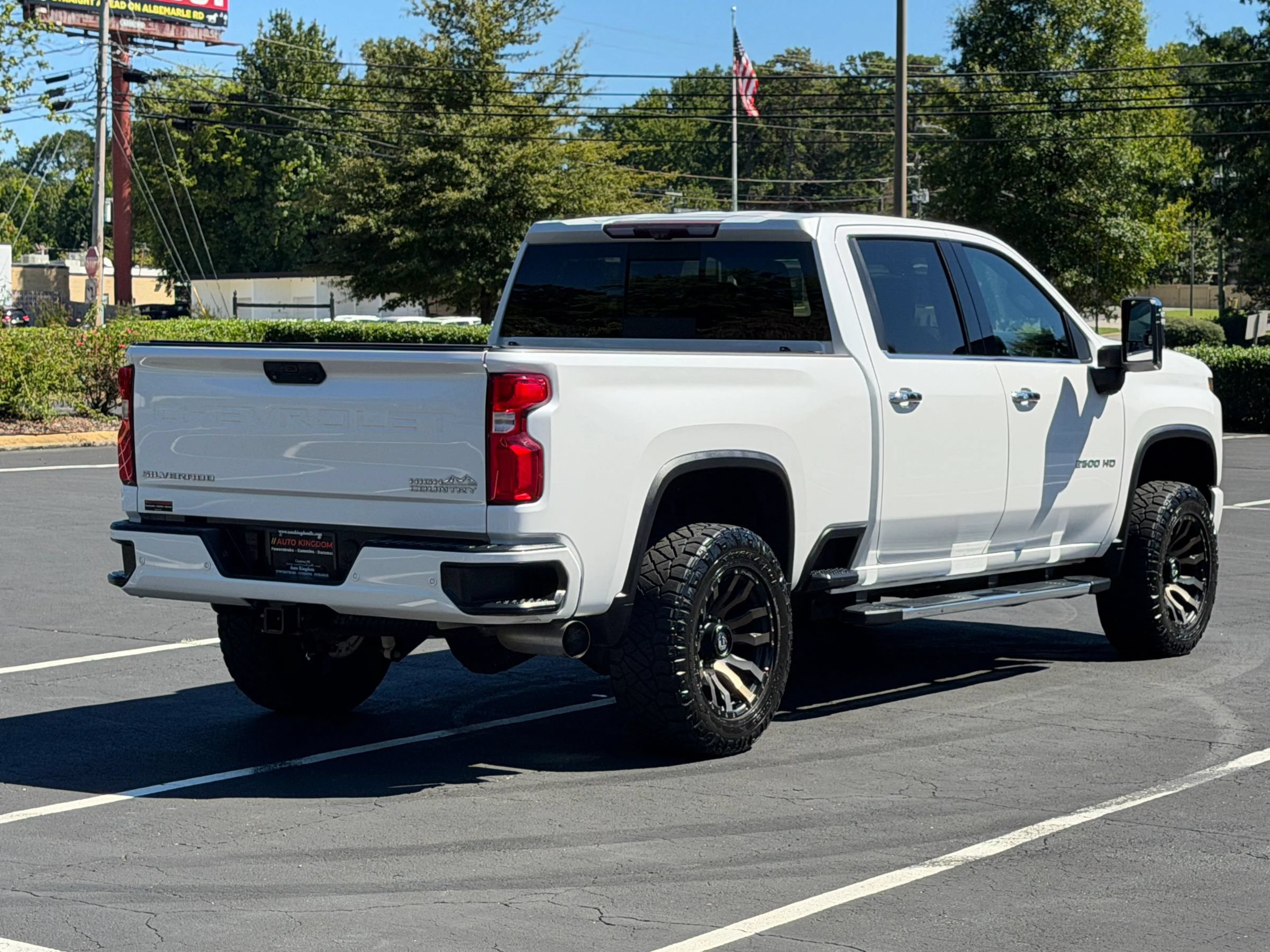 Used 2020 Chevrolet Silverado 2500 High Country w/ Technology Package AWD/4WD image 6