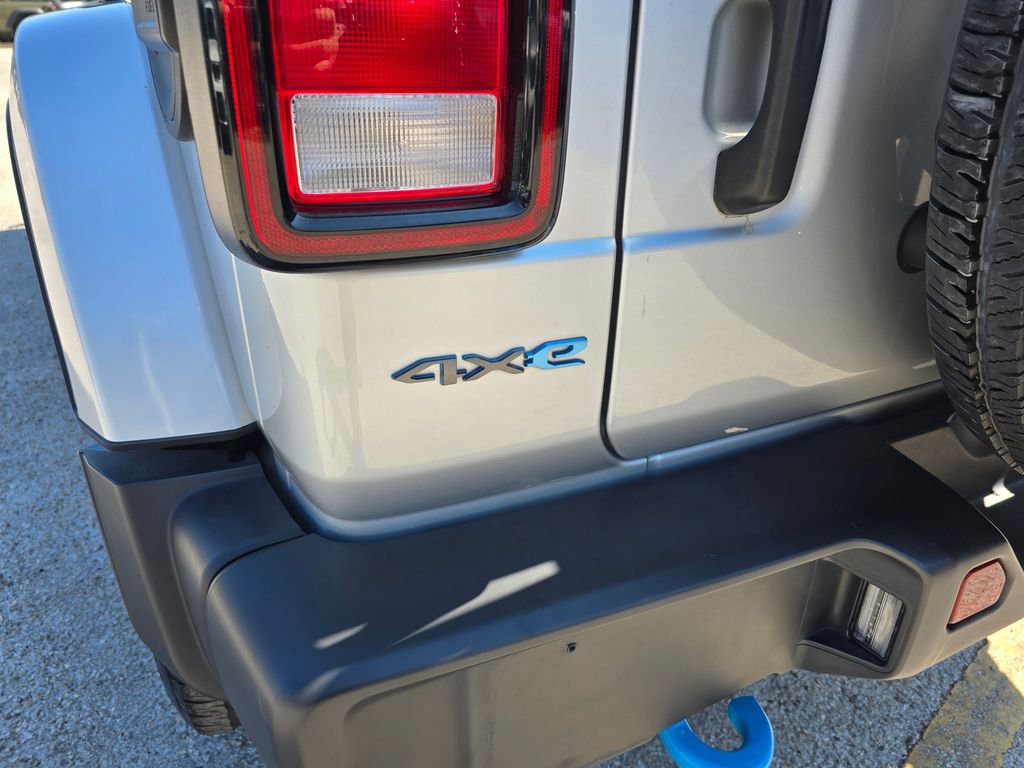 Used 2024 Jeep Wrangler Sport S image 5
