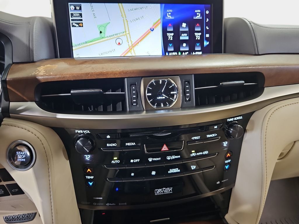 Used 2020 Lexus LX 570 4WD w/ Luxury Package image 23