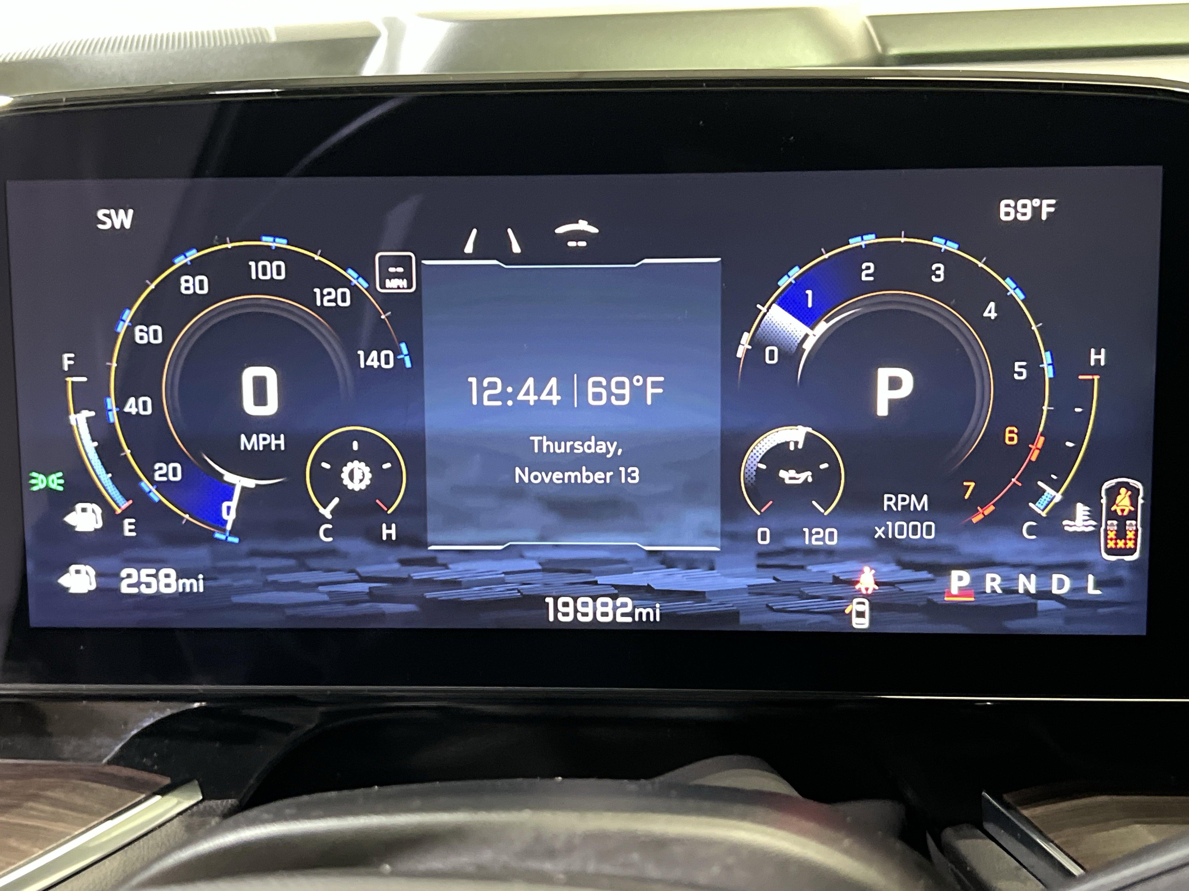 Certified 2025 Chevrolet Suburban Premier image 23