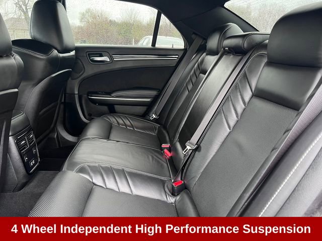 Used 2023 Chrysler 300 C image 6