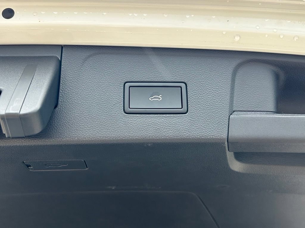 Certified 2026 Volkswagen Atlas SE FWD image 44