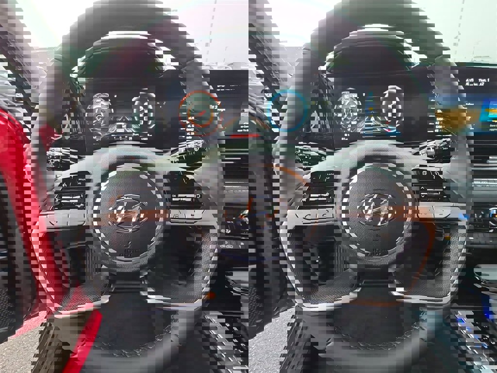 Used 2023 Hyundai Elantra SEL w/ Convenience Package image 11