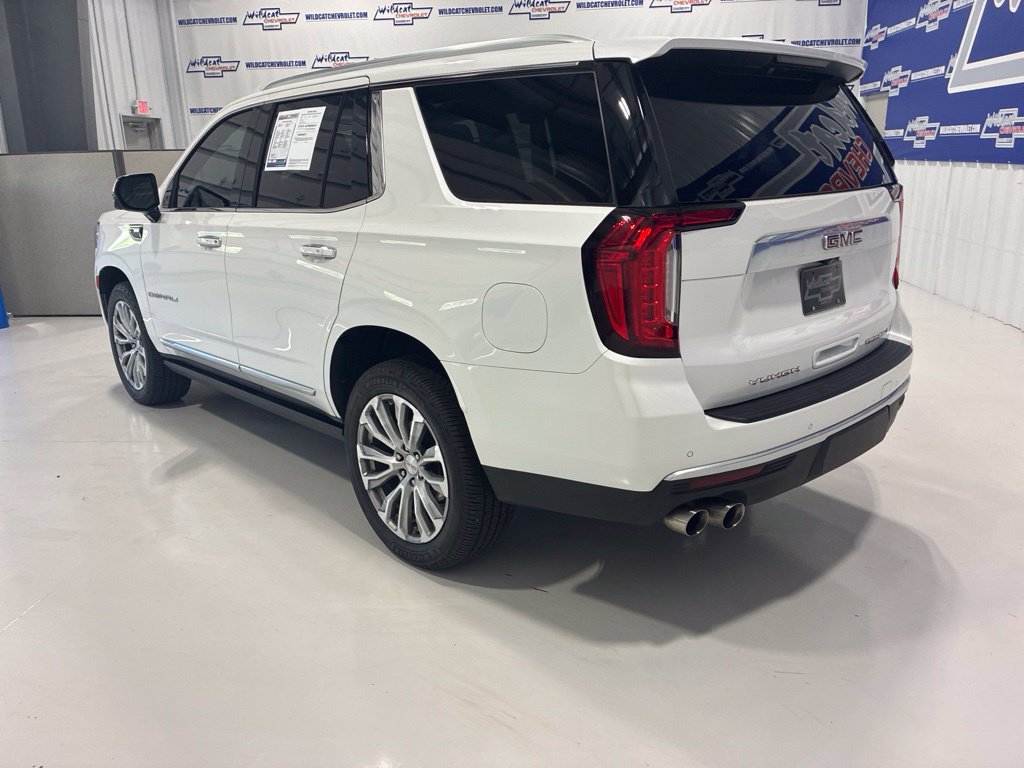Used 2022 GMC Yukon Denali w/ Denali Premium Package AWD/4WD image 3