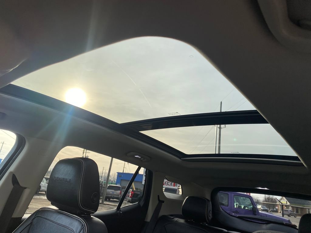 Used 2019 GMC Terrain Denali w/ Advanced Safety Package image 13