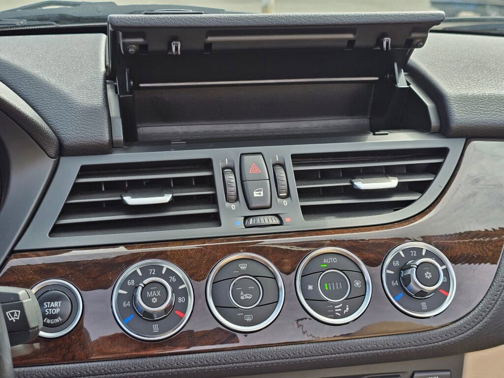 Used 2011 BMW Z4 sDrive30i image 19