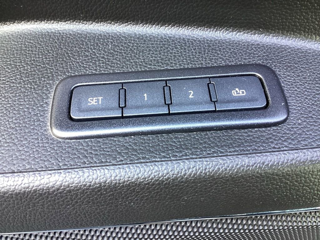 Used 2020 Chevrolet Suburban Premier image 34