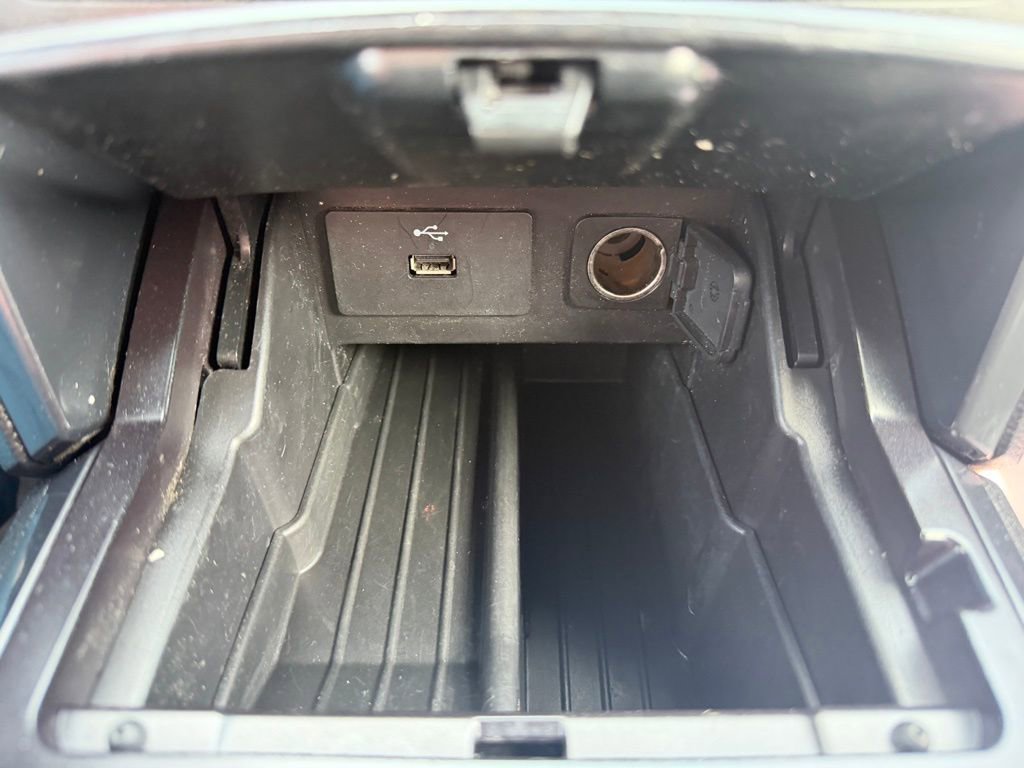 Used 2018 Ford Explorer XLT image 30