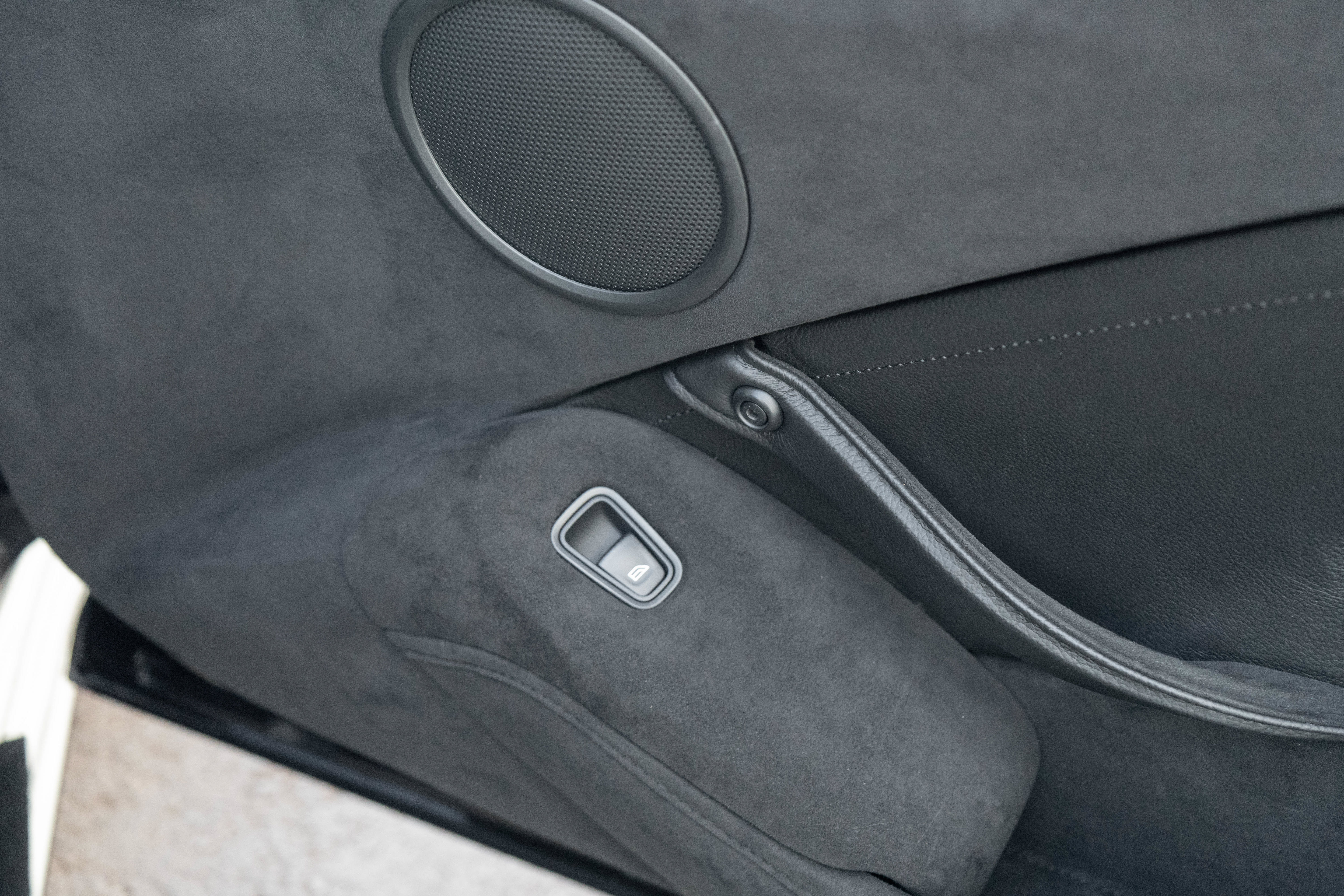 Used 2021 Aston Martin V8 Vantage Coupe RWD image 25