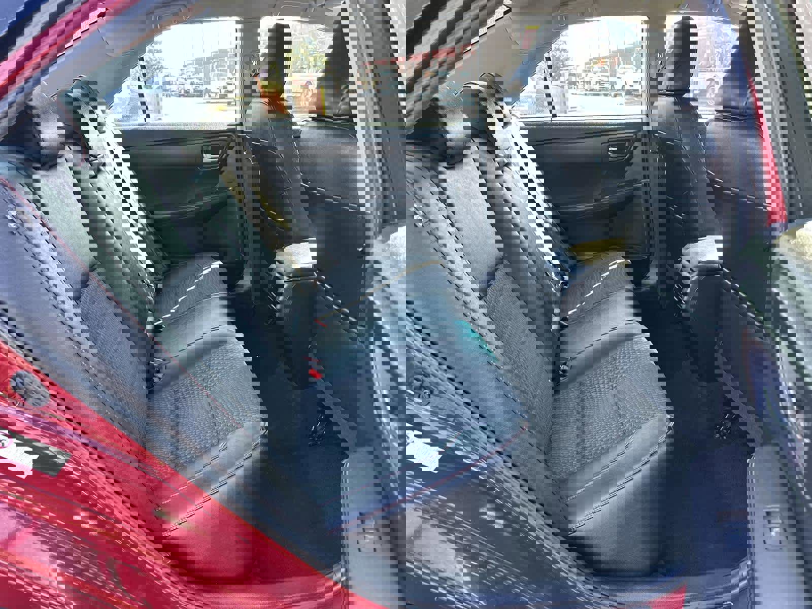 Used 2015 Toyota Camry SE image 13