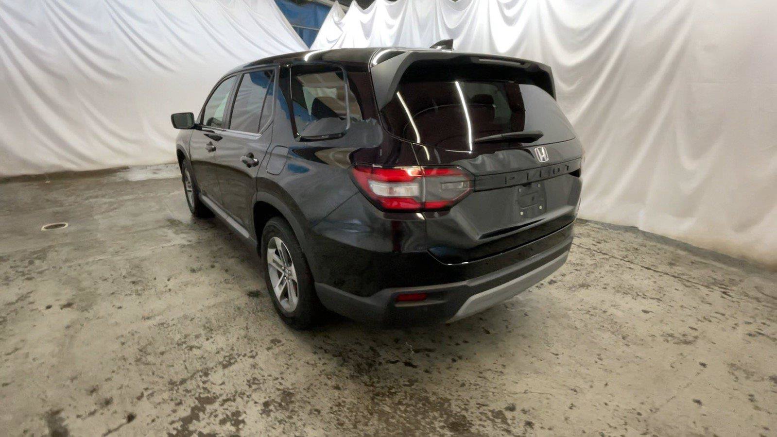 Certified 2025 Honda Pilot EX-L image 9