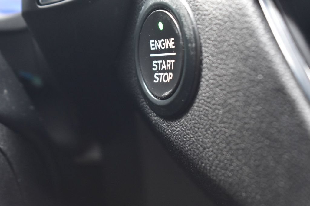 Used 2020 Ford Escape Titanium AWD/4WD image 33