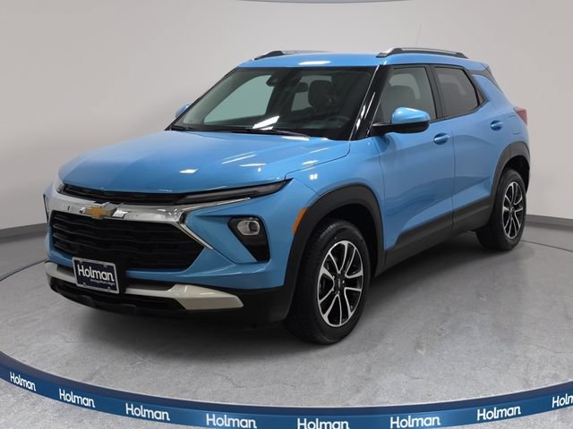 Used 2025 Chevrolet TrailBlazer LT AWD/4WD image 1