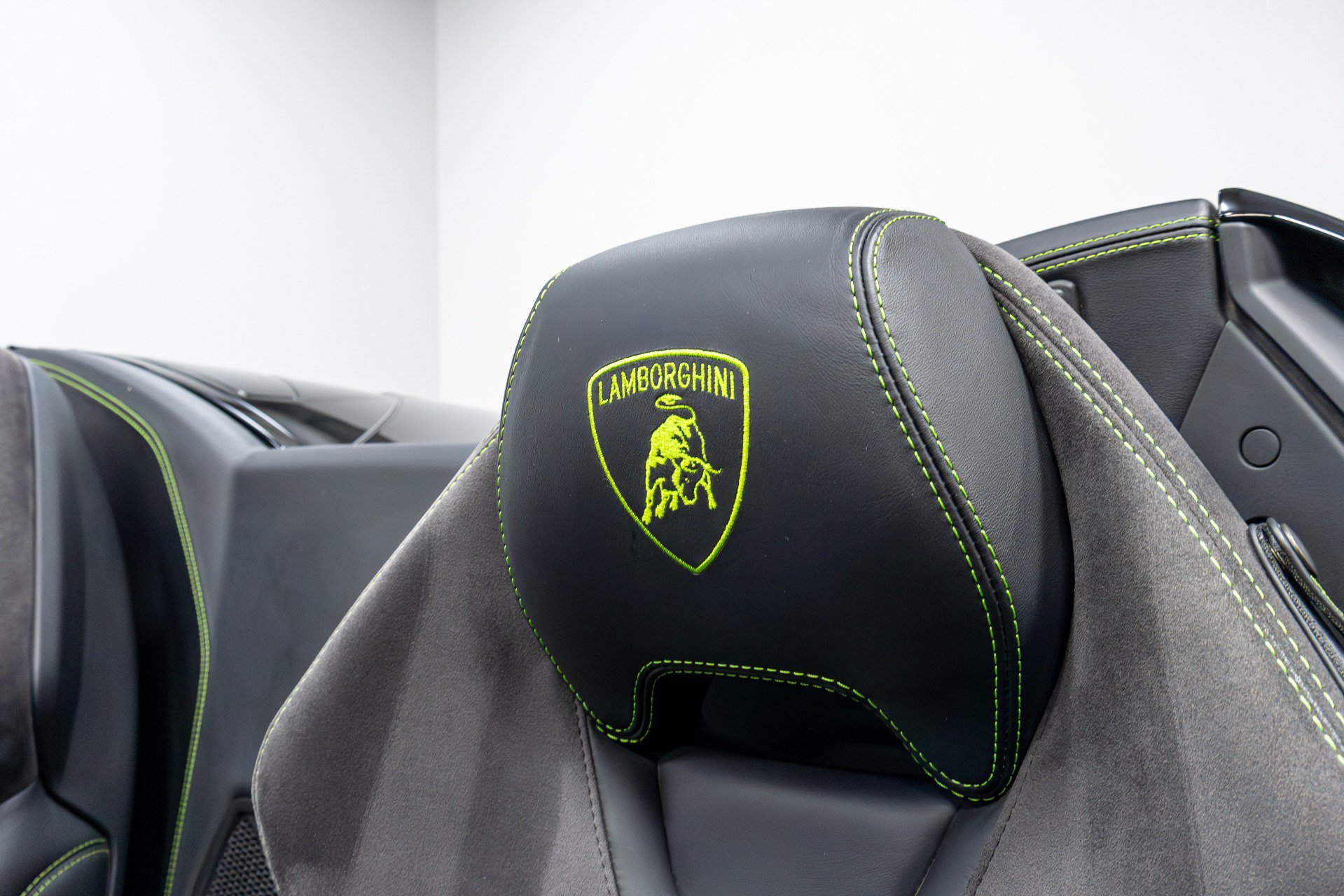 Used 2017 Lamborghini Huracan LP 610-4 AWD/4WD image 11