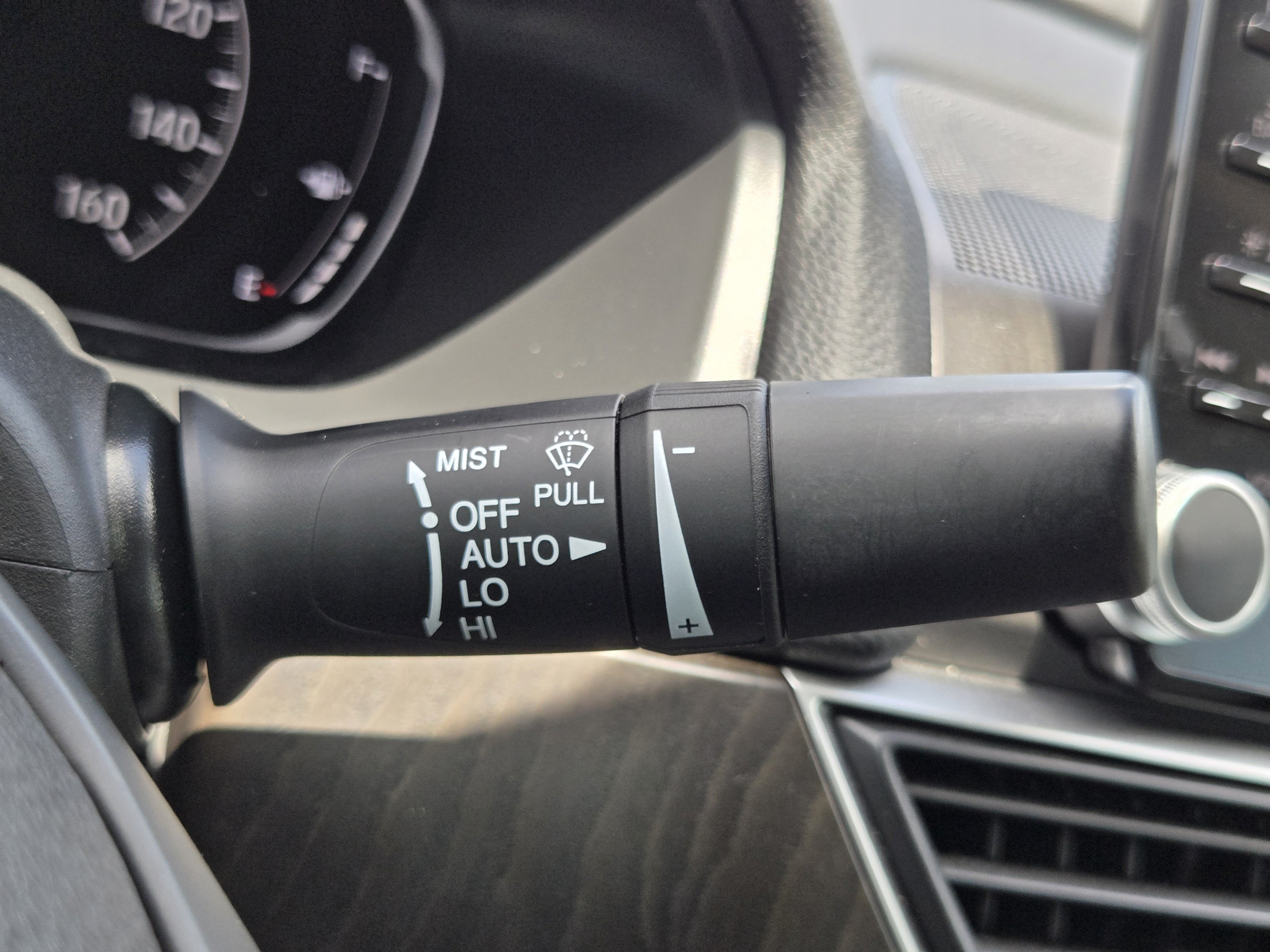 Used 2018 Honda Accord Touring image 18