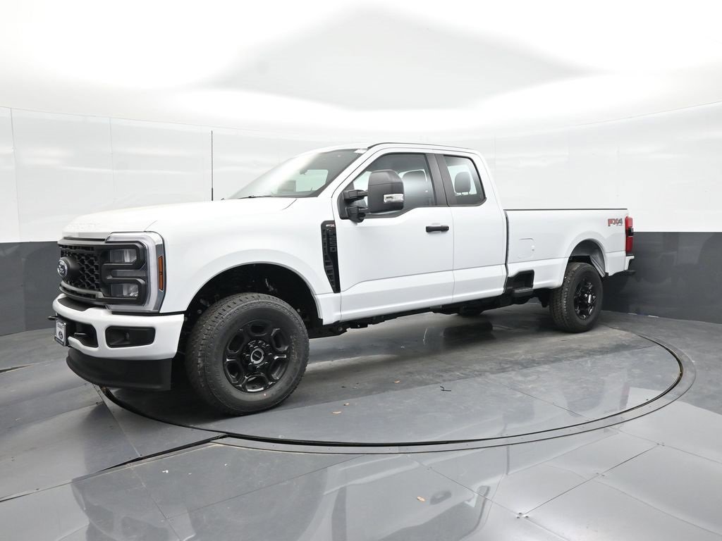 New 2025 Ford F250 XLT w/ FX4 Off-Road Package