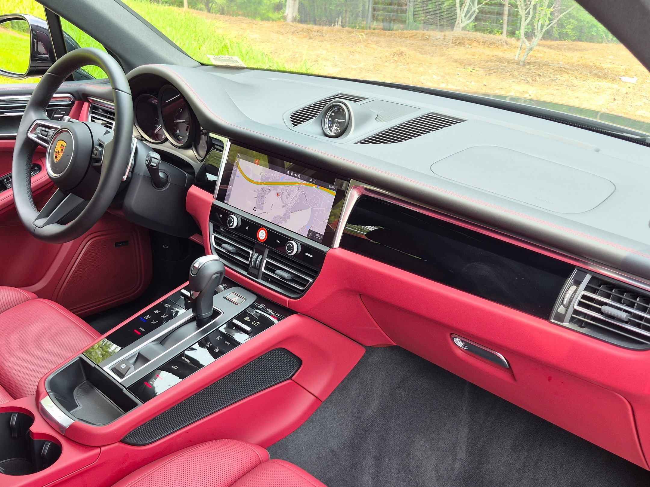 Certified 2026 Porsche Macan AWD/4WD image 27