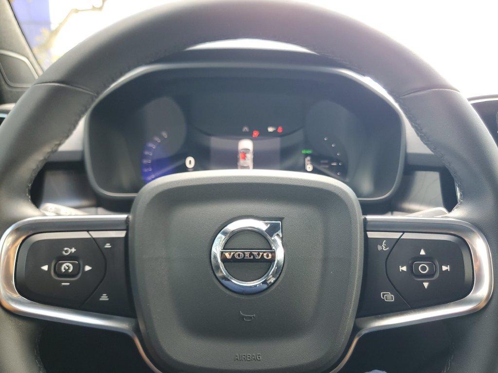 Certified 2022 Volvo C40 P8 Recharge Ultimate AWD/4WD image 19