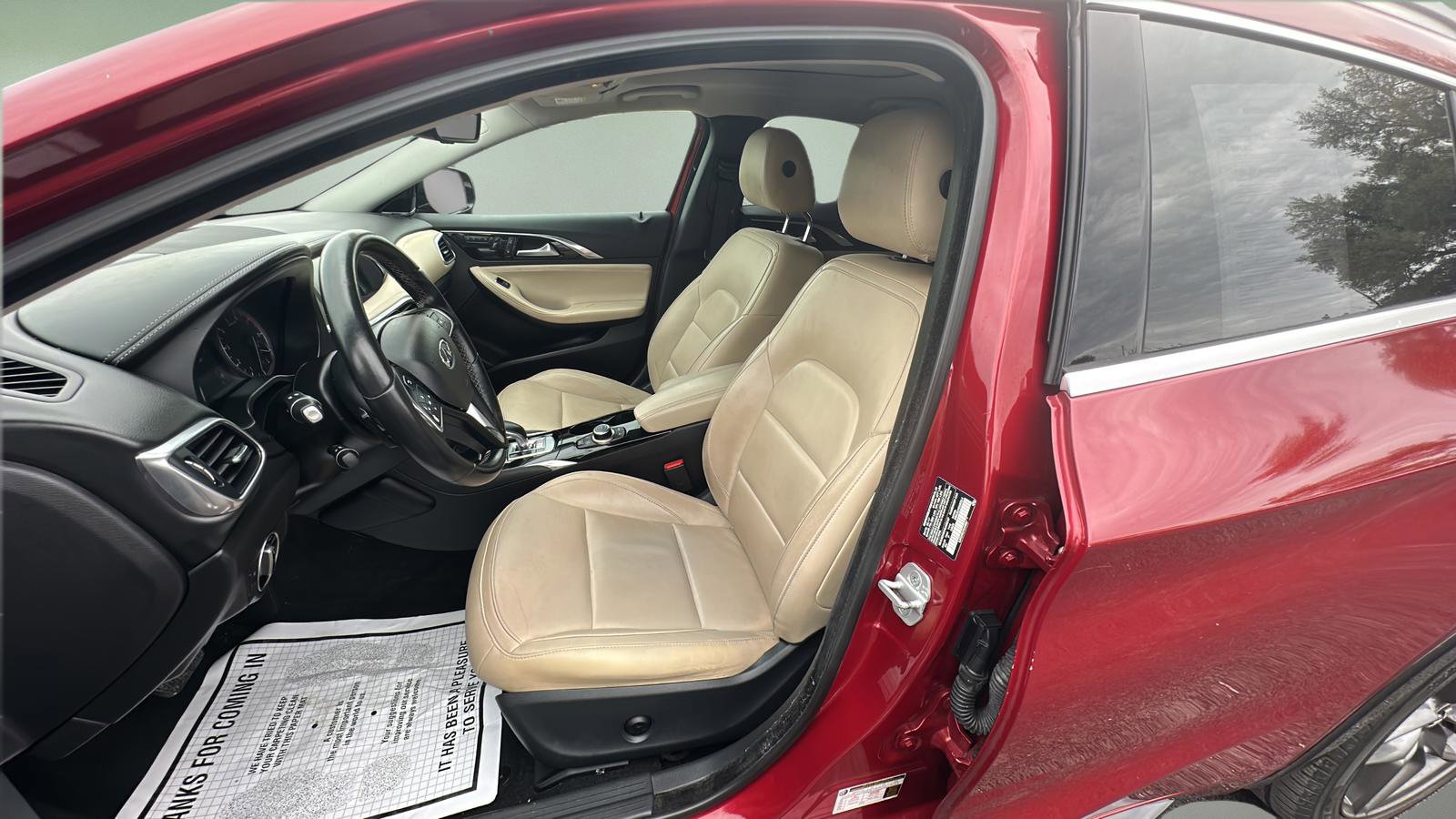 Used 2018 INFINITI QX30 Premium w/ Navigation Package image 17