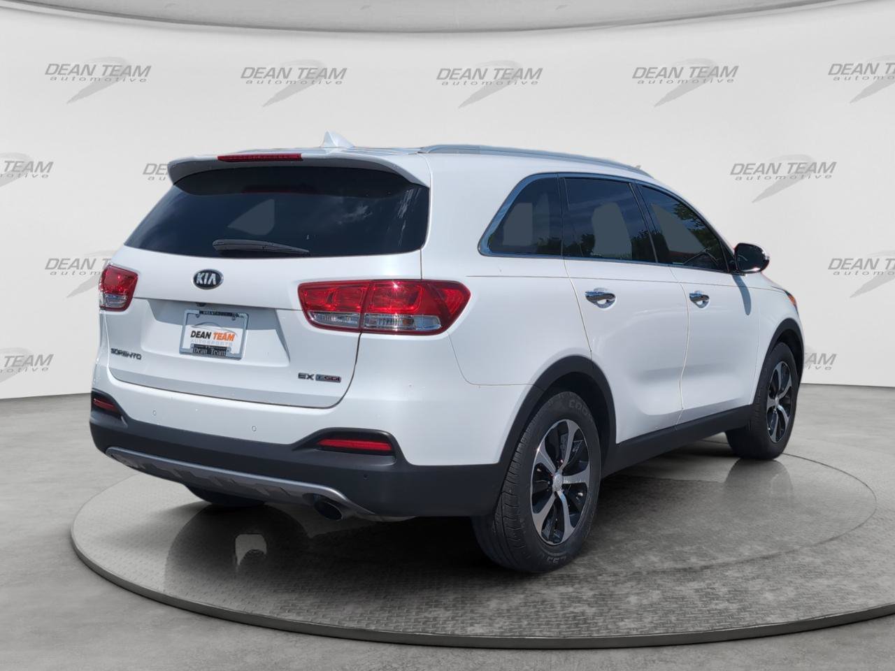 Used 2018 Kia Sorento EX FWD image 8