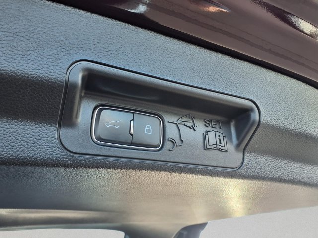Used 2023 Ford Explorer XLT w/ Equipment Group 202A AWD/4WD image 11
