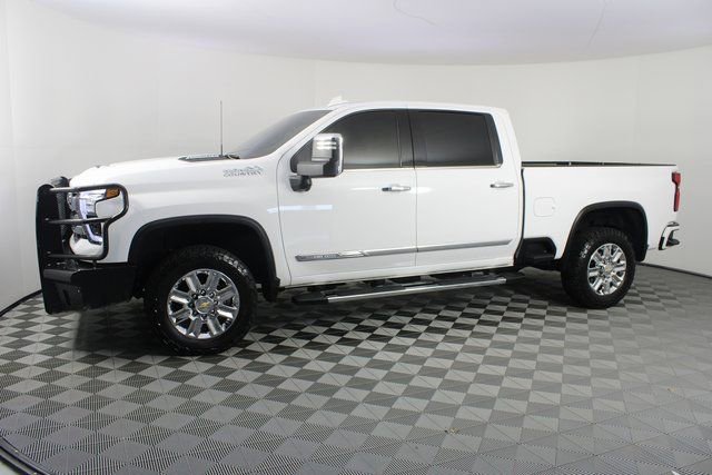 Used 2024 Chevrolet Silverado 3500 High Country w/ Technology Package image 2