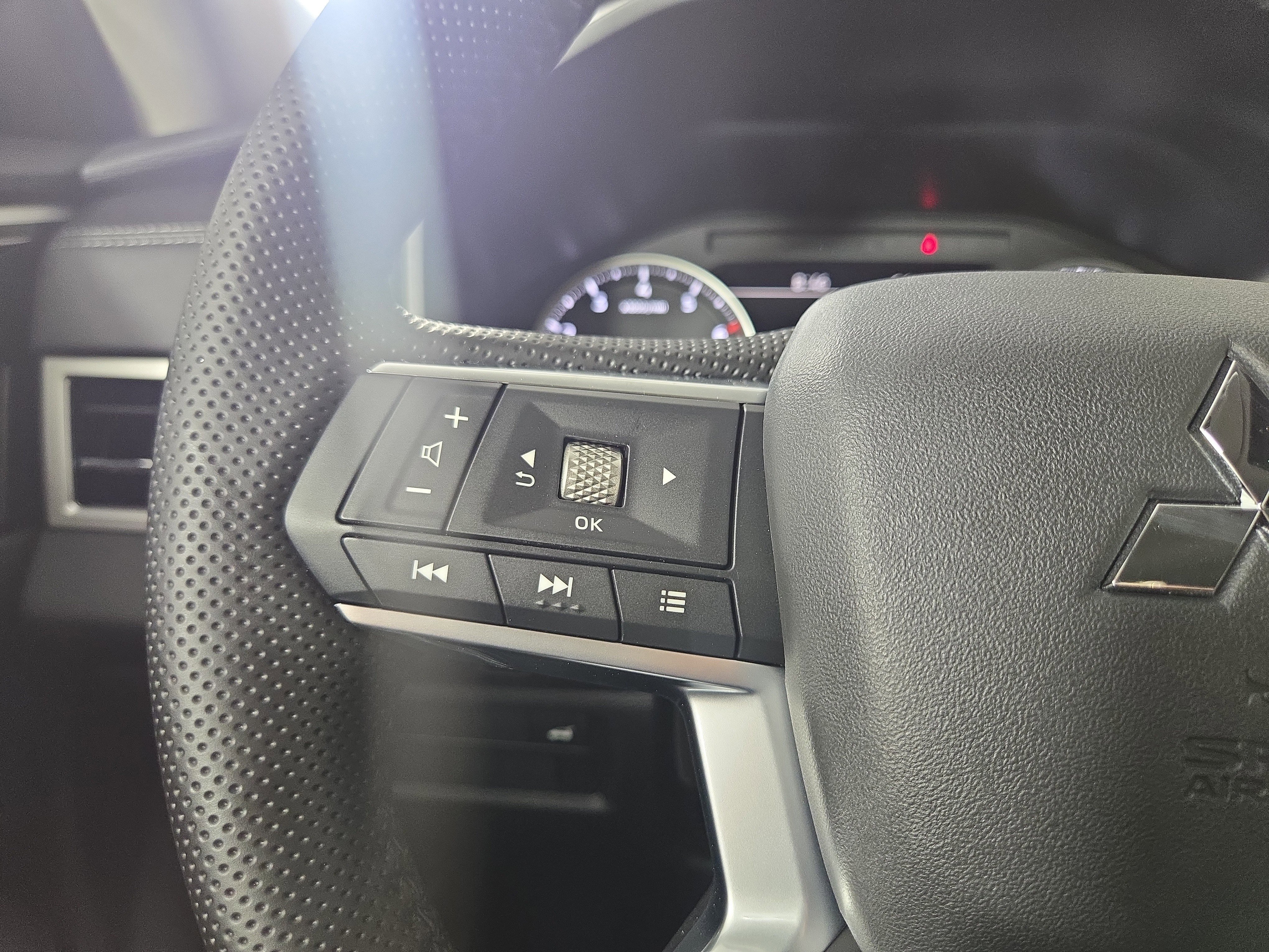 New 2026 Mitsubishi Outlander SE AWD/4WD image 15