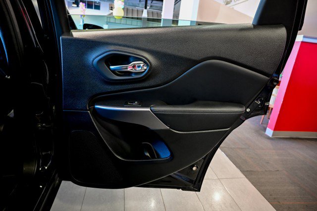 Used 2022 Jeep Cherokee Limited w/ Mopar Interior Package image 25