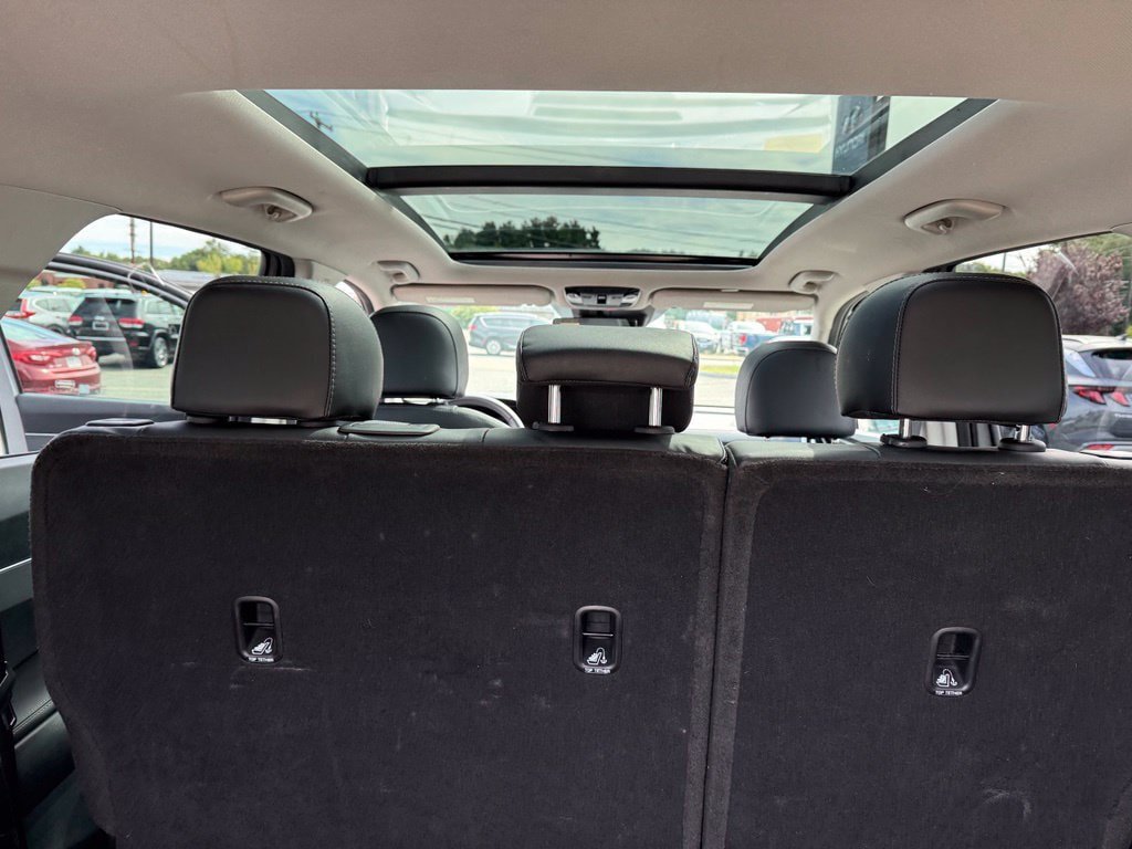 Used 2022 Kia Sorento S w/ Panoramic Sunroof Package AWD/4WD image 35