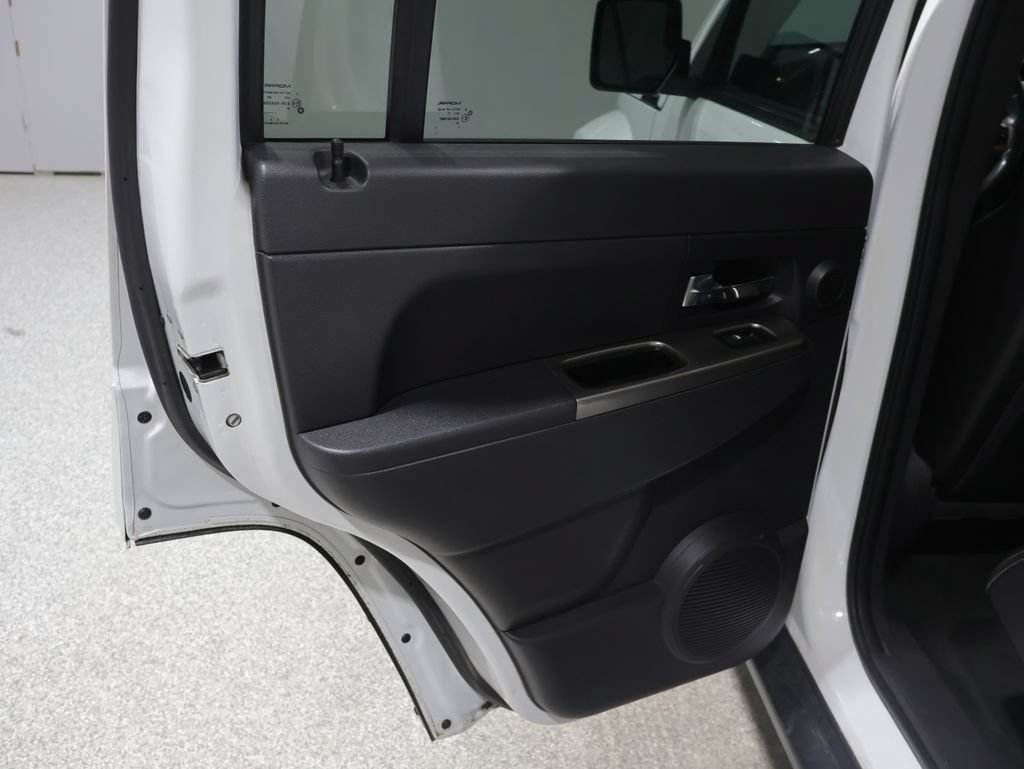 Used 2012 Jeep Liberty Limited Jet w/ Trailer Tow Class III Group AWD/4WD image 19