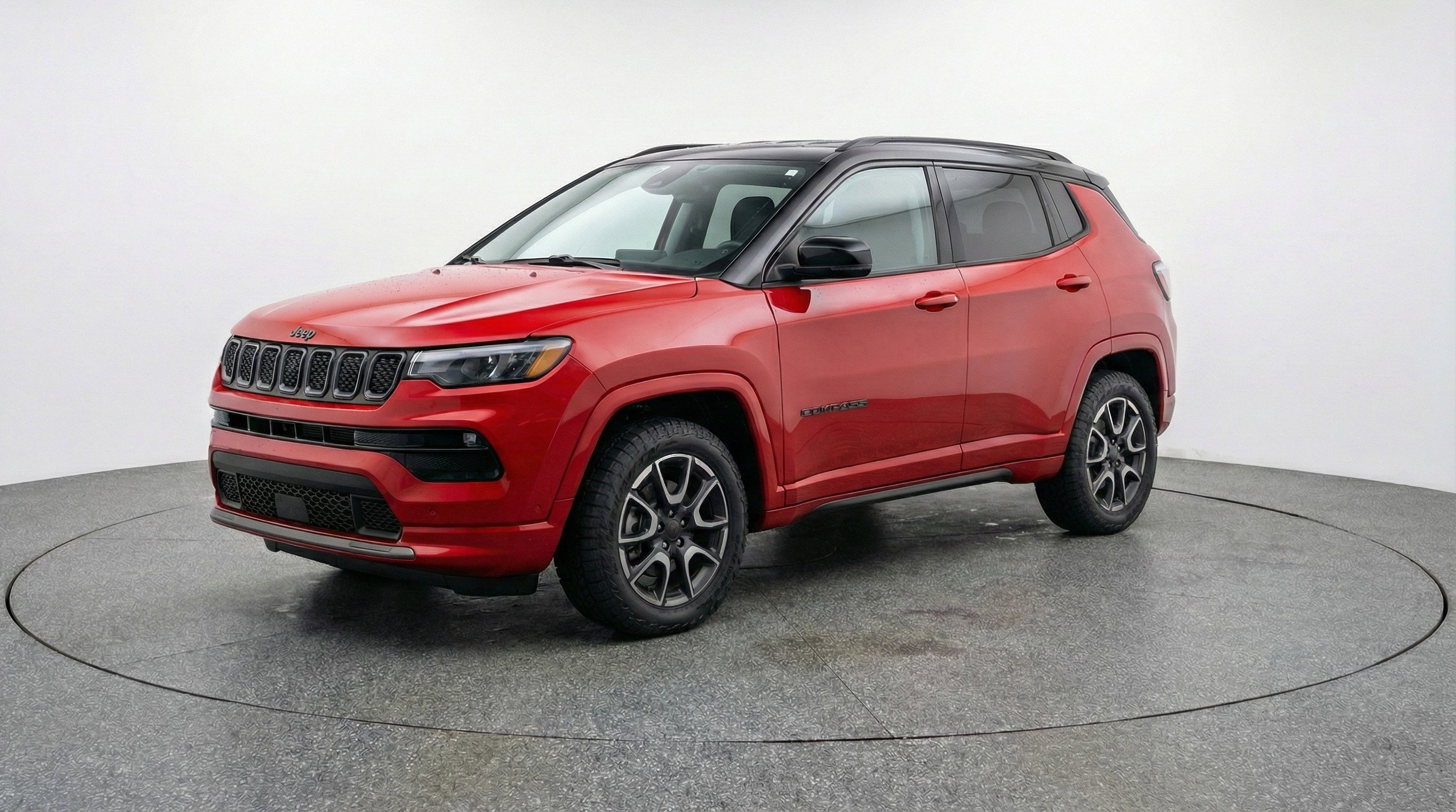 Used 2025 Jeep Compass Trailhawk image 3