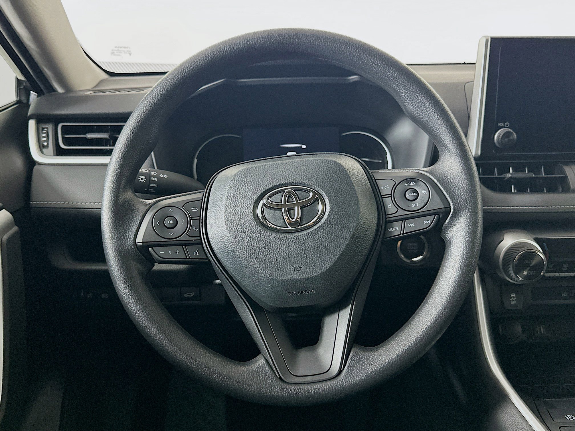 Used 2025 Toyota RAV4 XLE w/ Convenience Package image 18