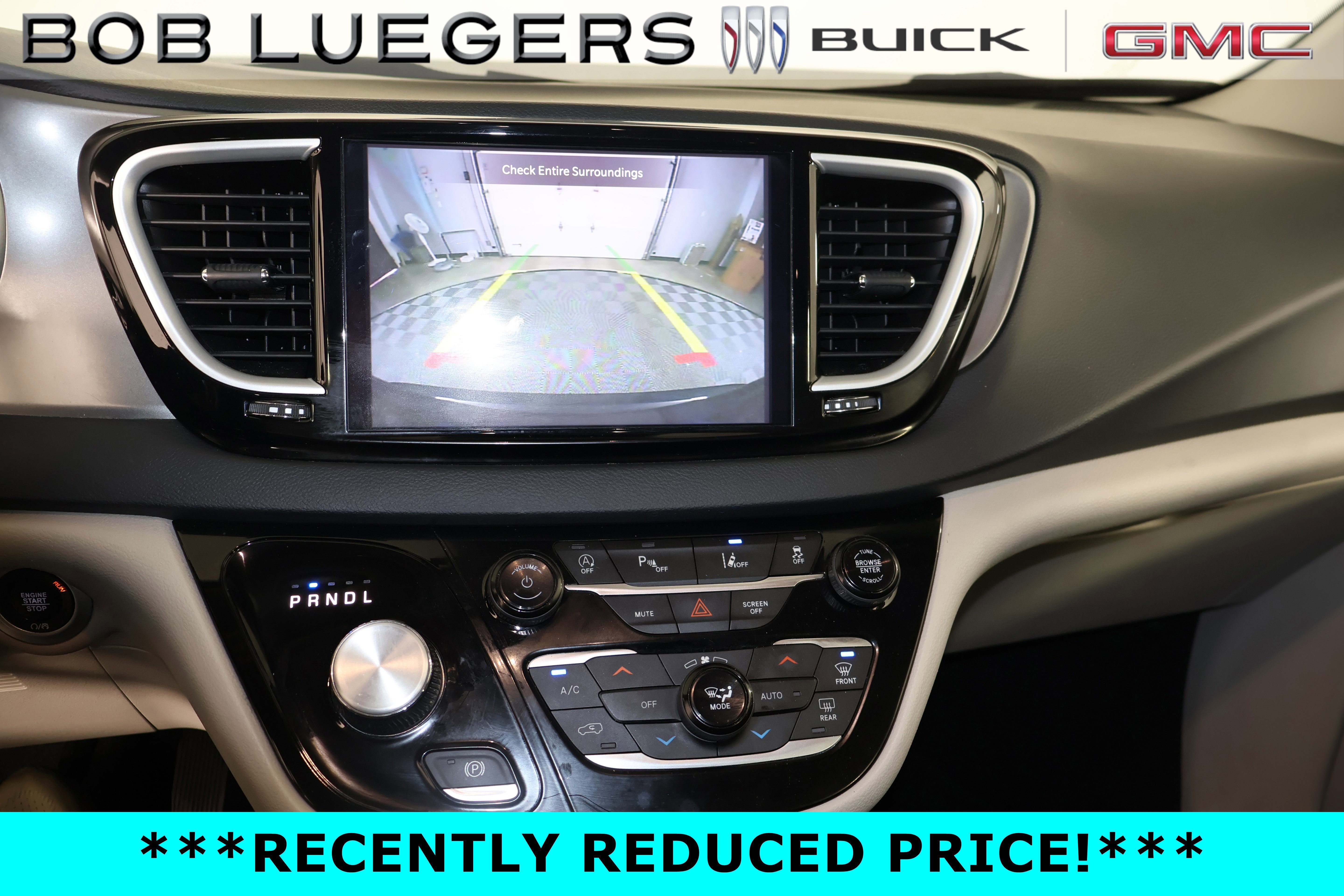 Used 2023 Chrysler Pacifica Touring-L FWD image 22