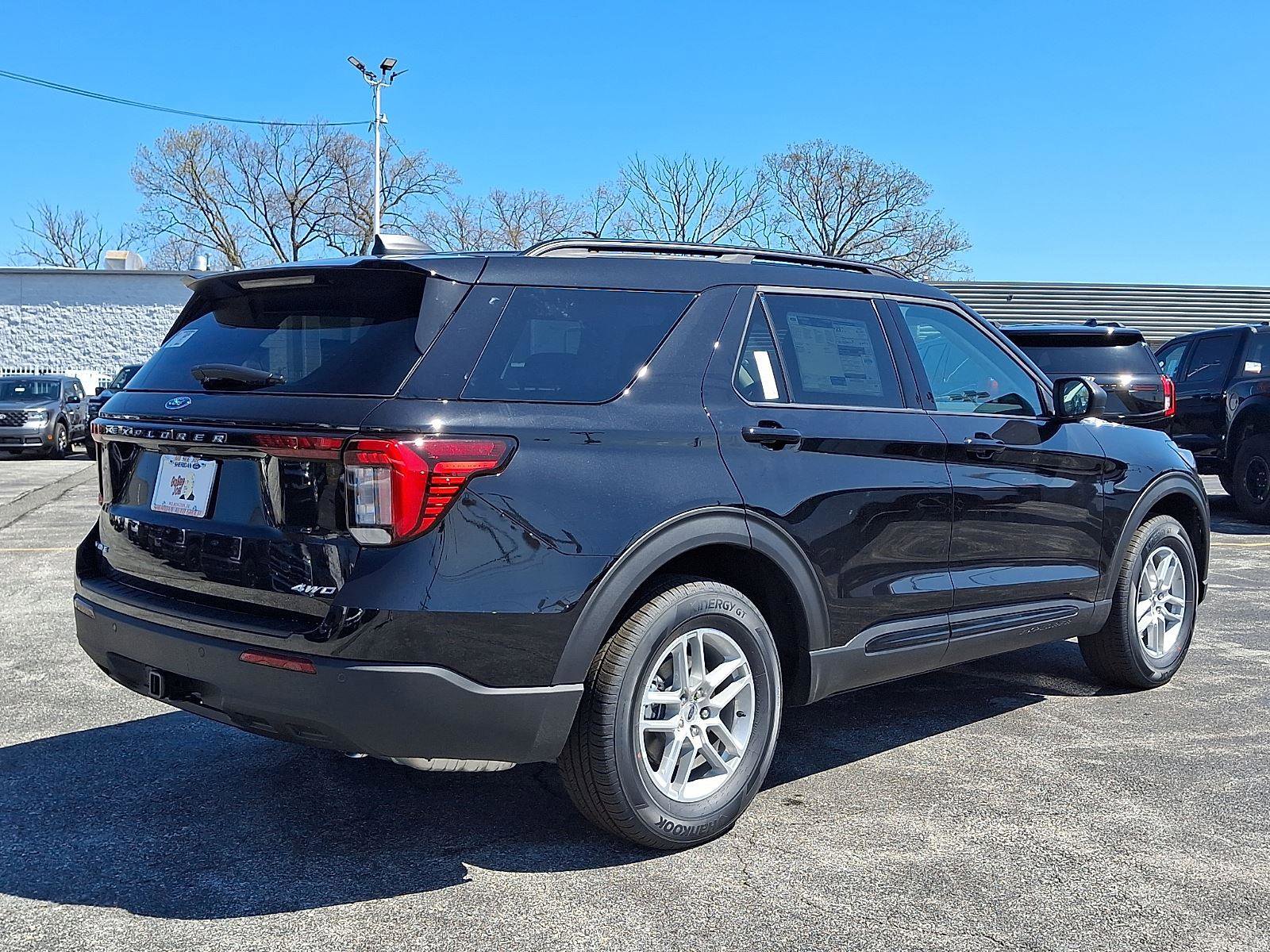 New 2026 Ford Explorer Active image 4