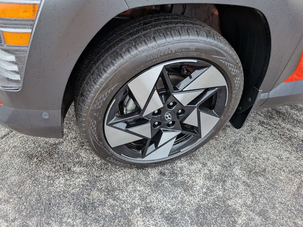 Used 2024 Hyundai Kona Limited image 10