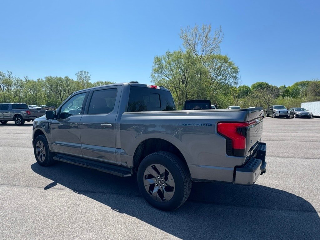 New 2023 Ford F150 Lightning Lariat image 17