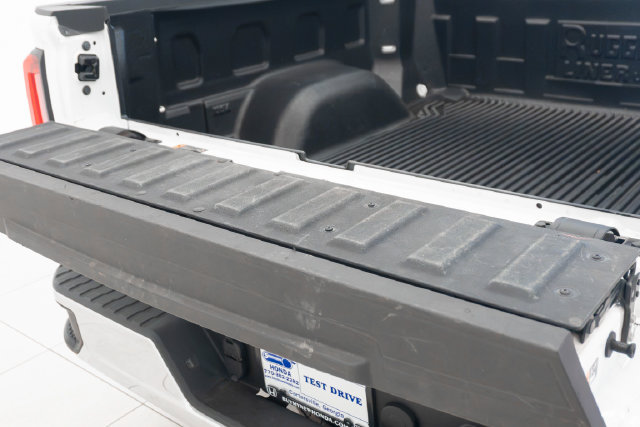 Used 2025 GMC Sierra 1500 SLT AWD/4WD image 31