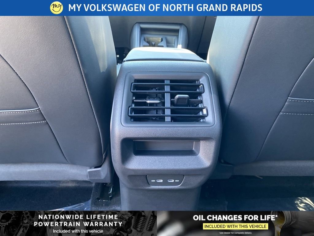 New 2026 Volkswagen Tiguan SE R-Line image 18