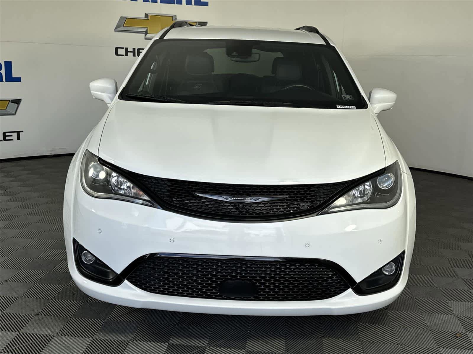 Used 2020 Chrysler Pacifica Touring-L w/ Advanced Safetytec Group AWD/4WD image 8