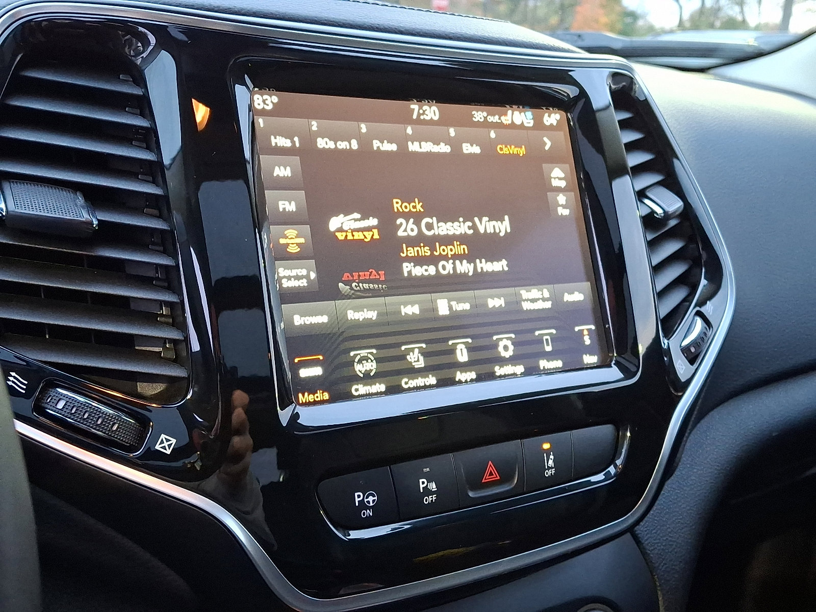 Used 2021 Jeep Cherokee Limited w/ Elite Package image 24